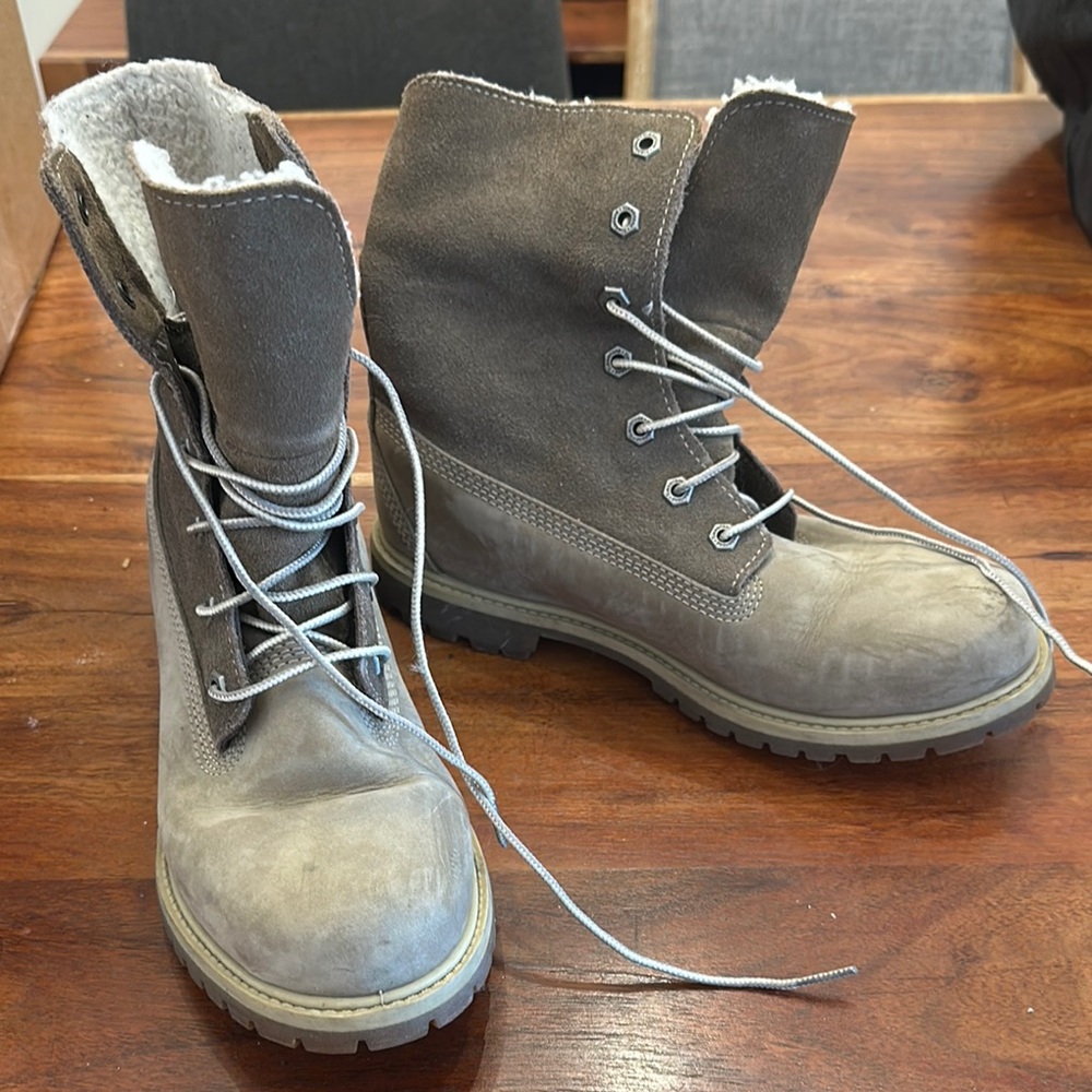 Timberland Tan Lace-Up Boots